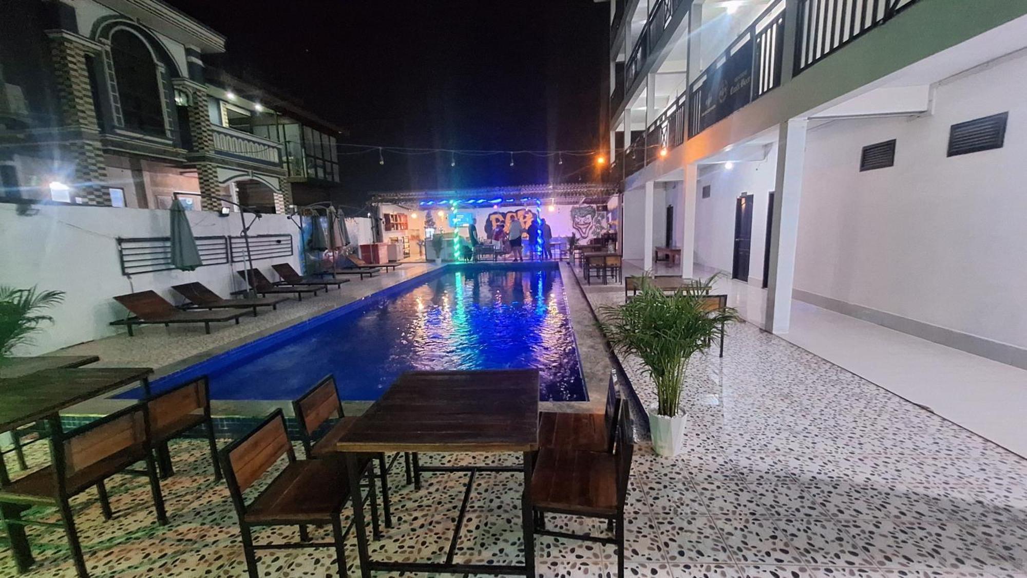 Vang Vieng Backpackers Hostel 방 비엥 외부 사진