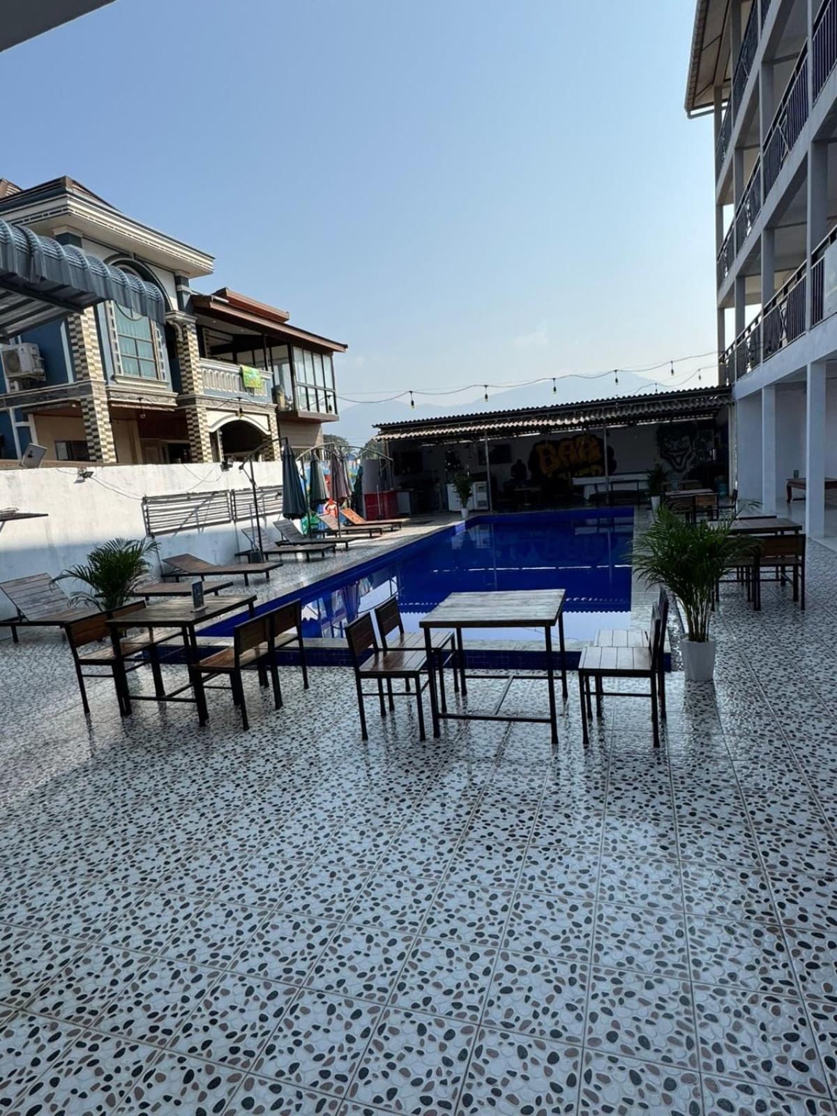 Vang Vieng Backpackers Hostel 방 비엥 외부 사진
