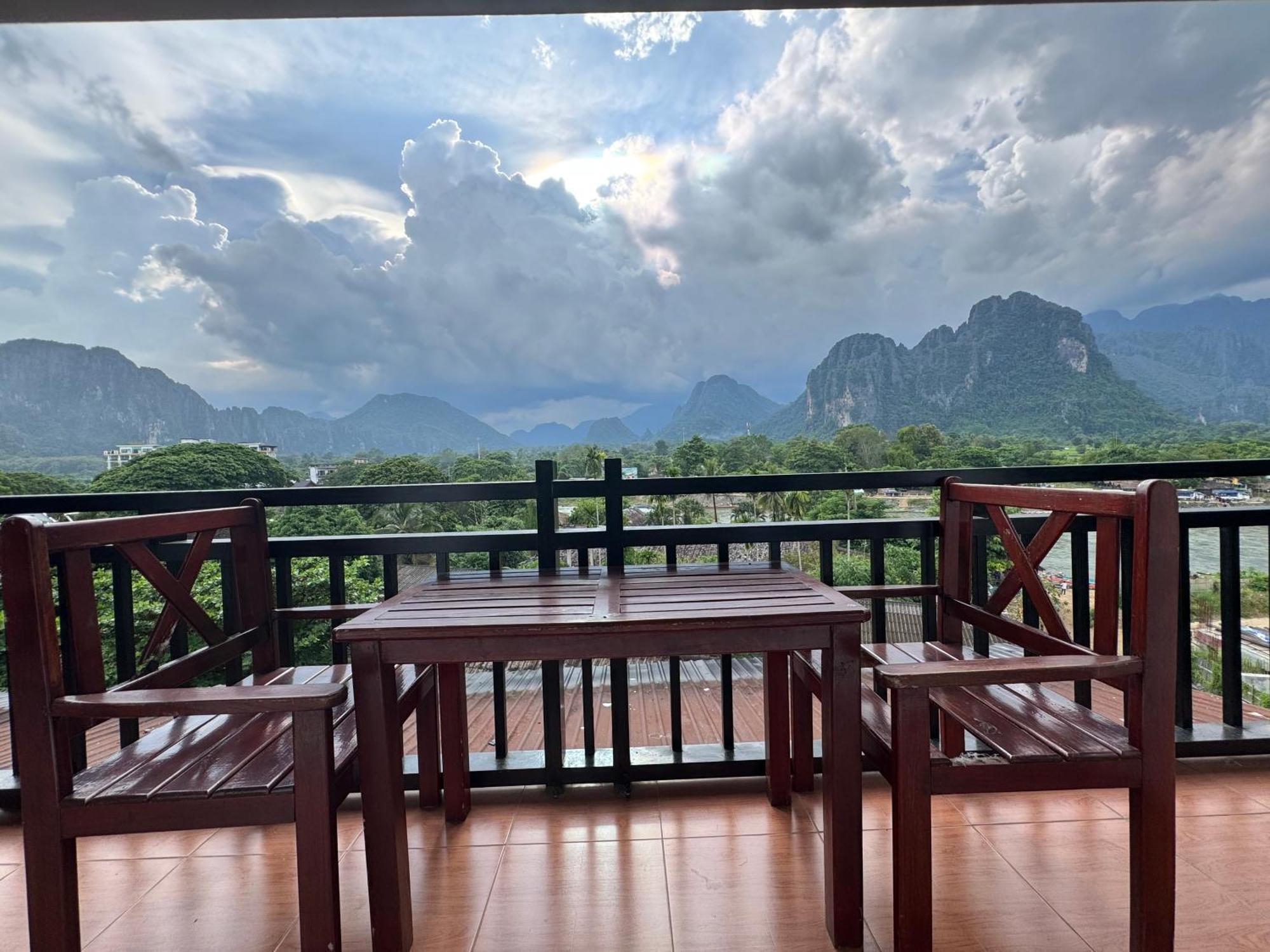 Vang Vieng Santara Backpackers Hostel 외부 사진